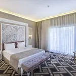 Resort Utopia &