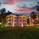 Resort Utopia & *