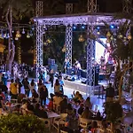 Resort Utopia & *