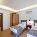 Utopia & Resort *