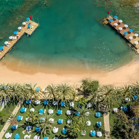 Utopia & Resort *