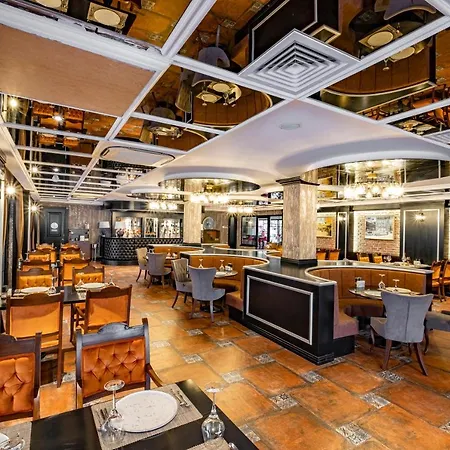 منتجع Utopia & *