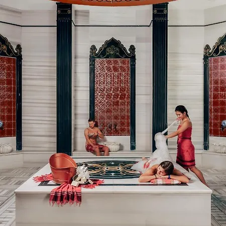 Utopia & منتجع *