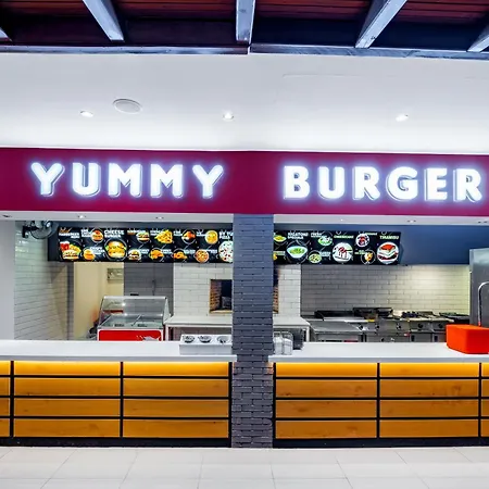 Utopia & منتجع *